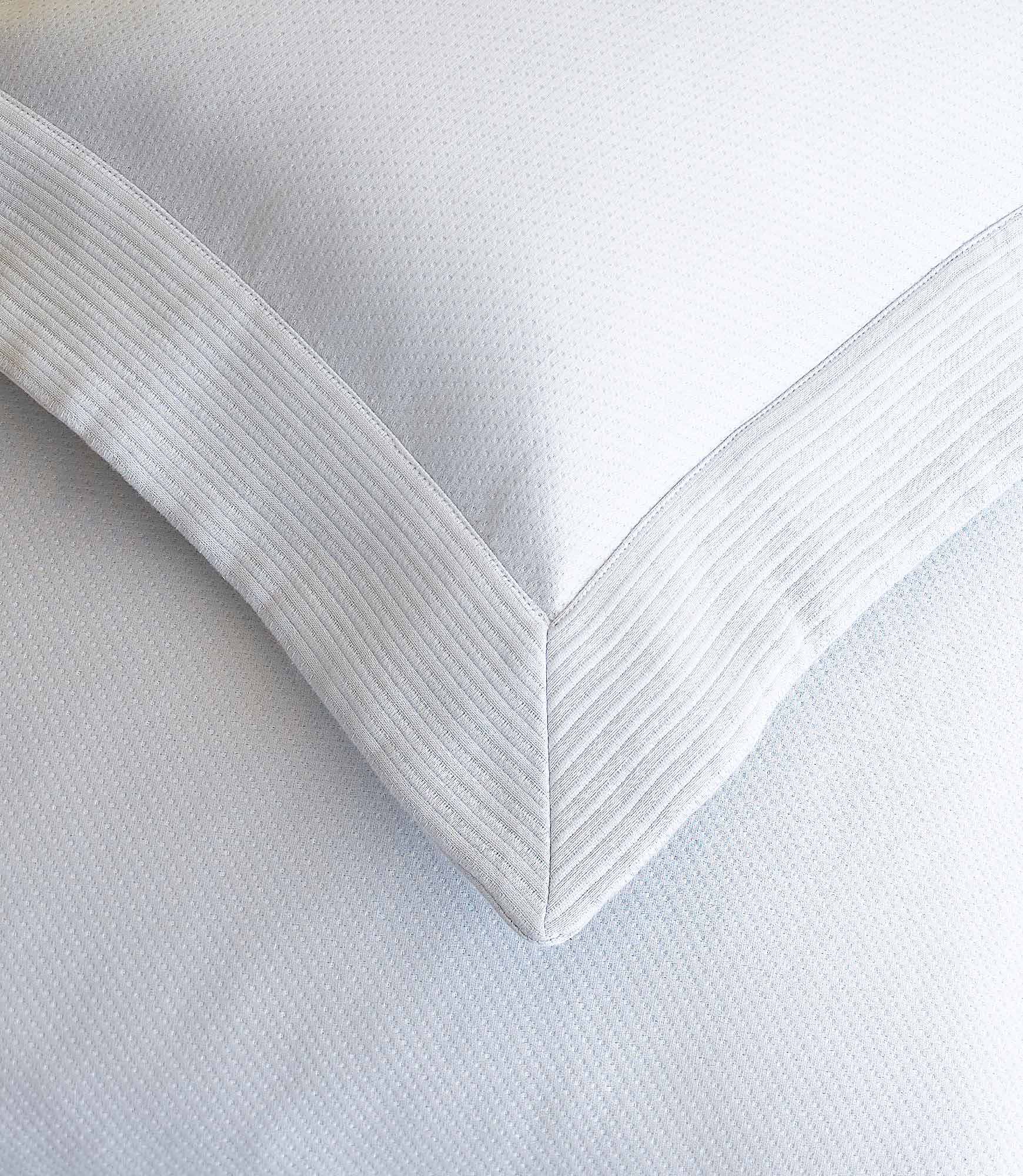 Angelina Matelassé Coverlet - Image 5