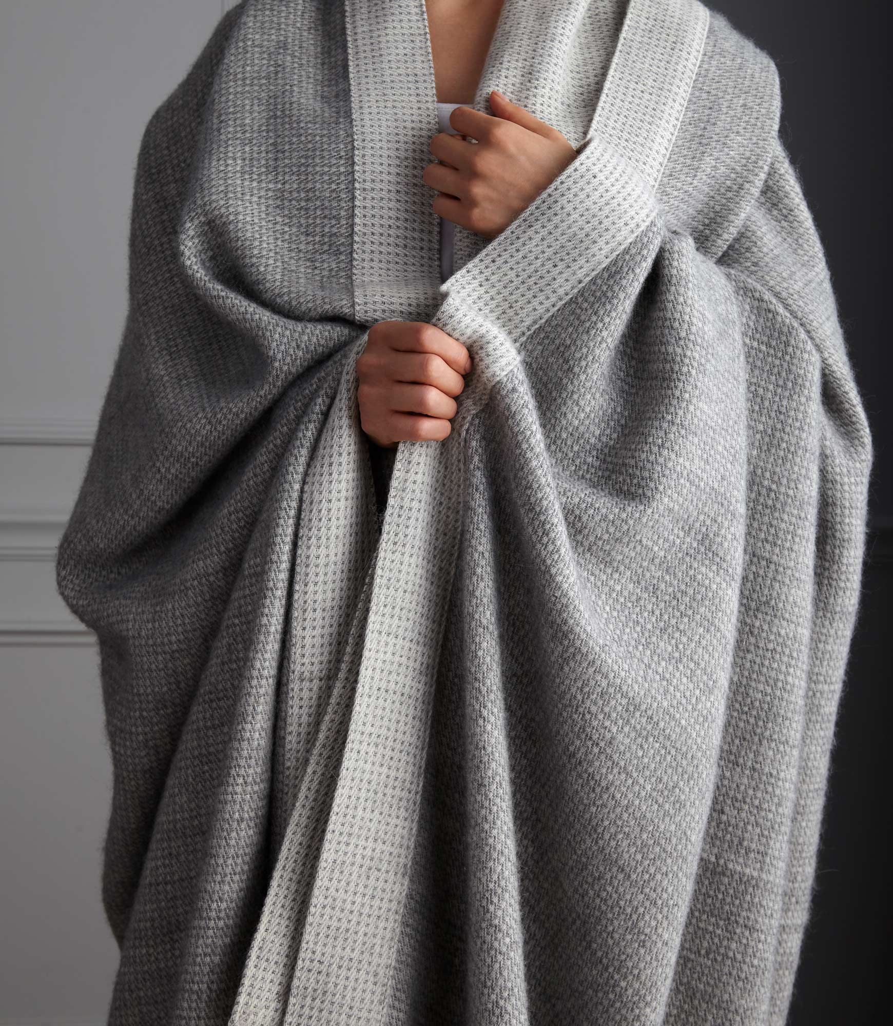 Angelo Reversible Blanket - Image 4