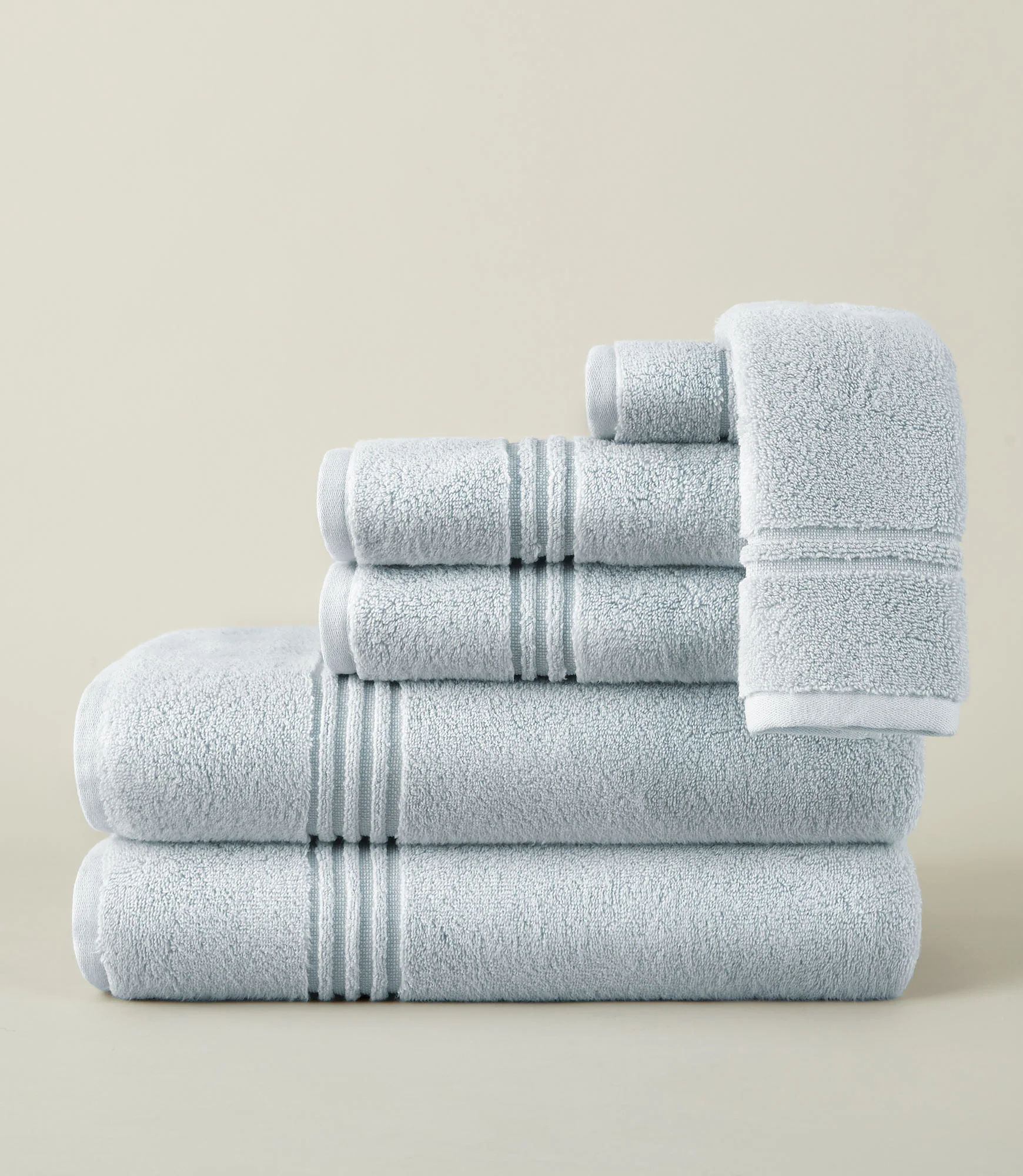 Chelsea Plush Bath Towel - Image 3