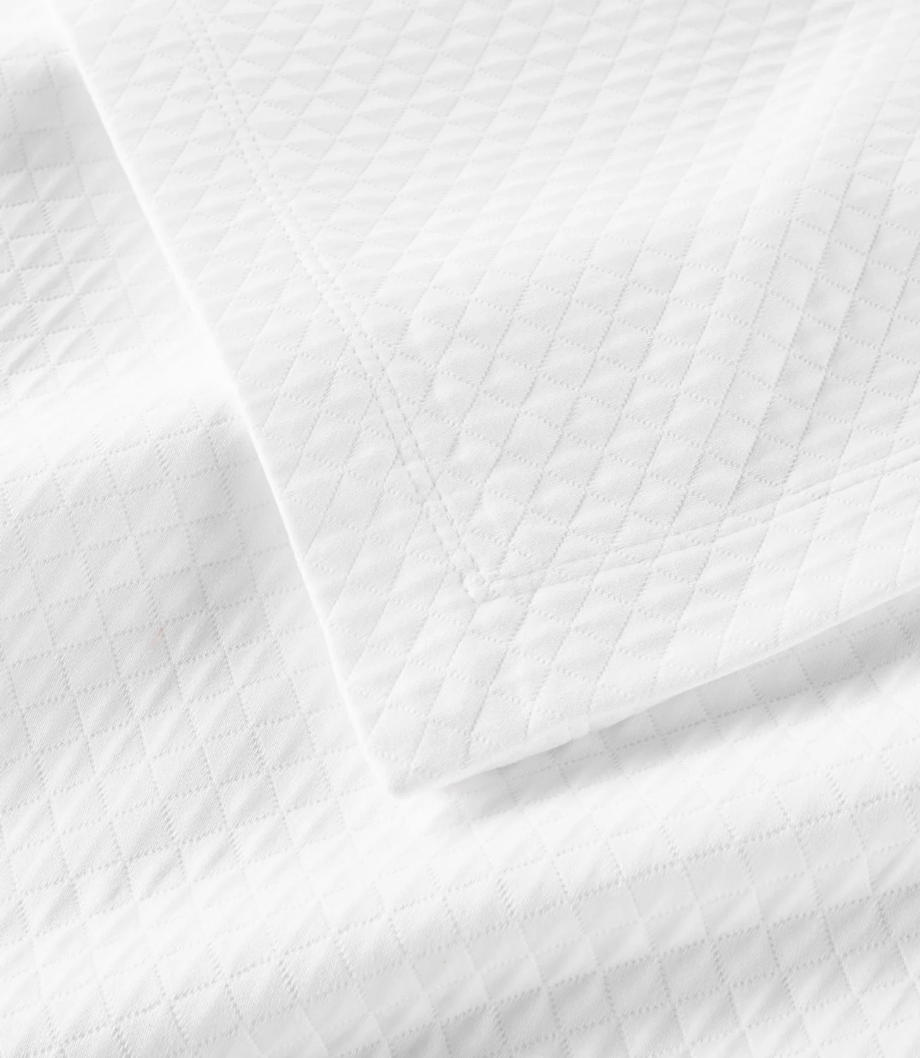 Oxford Matelassé Coverlet - Image 7