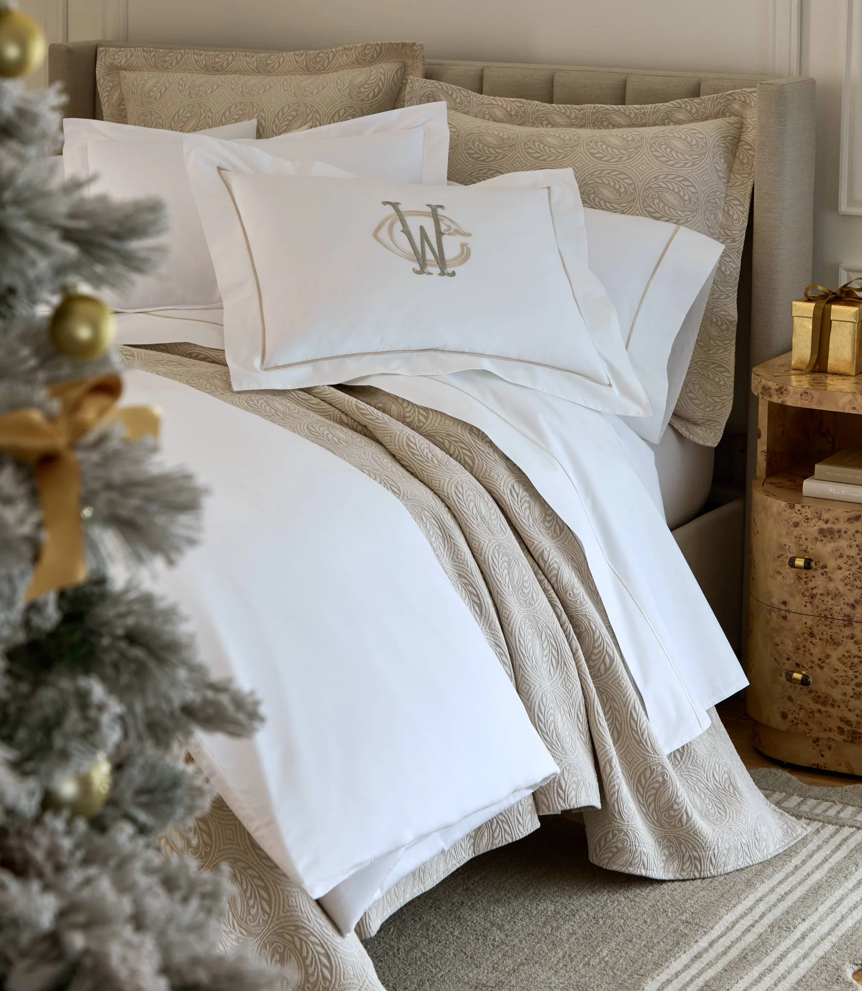 Vienna Matelassé Coverlet - Image 10